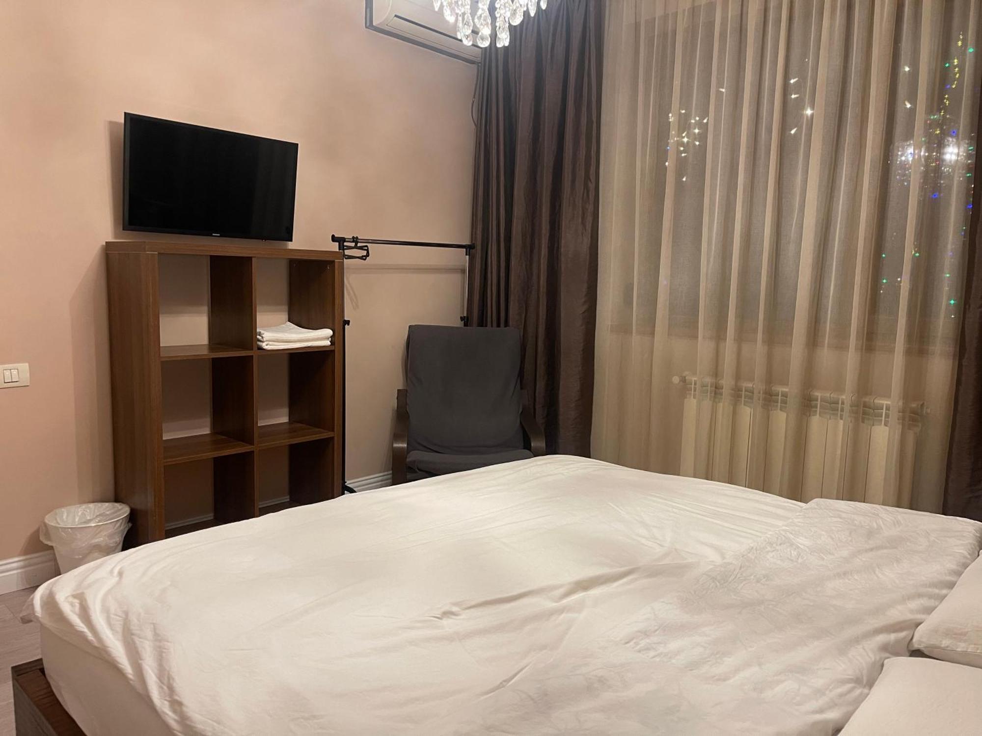 Room In A Private House - 5 Min From Therme And Airport Corbeanca المظهر الخارجي الصورة
