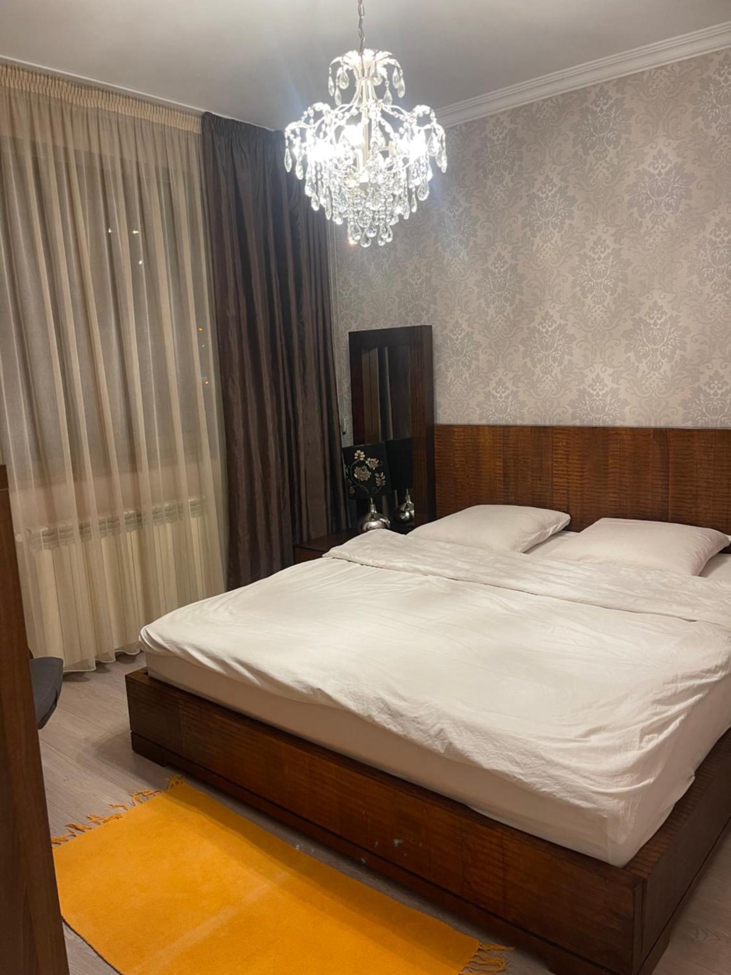 Room In A Private House - 5 Min From Therme And Airport Corbeanca المظهر الخارجي الصورة